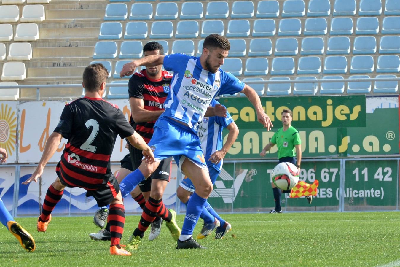 Las imágenes de la goleada de La Hoya al Melilla (6-1)