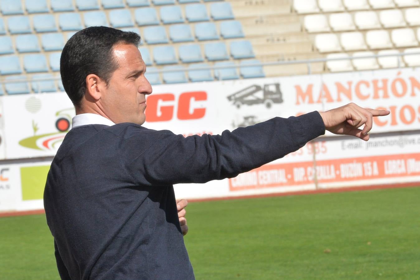 Las imágenes de la goleada de La Hoya al Melilla (6-1)