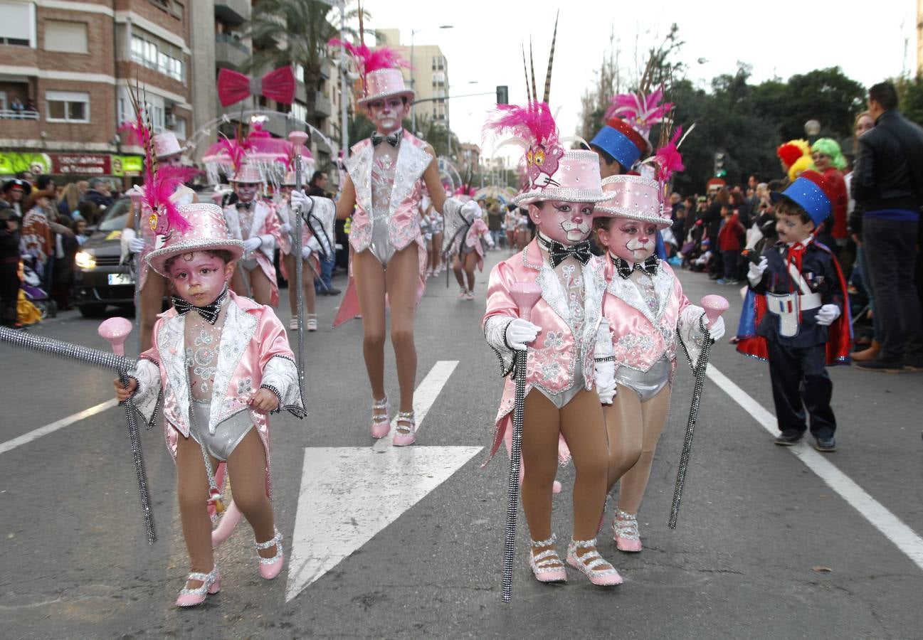 El Carnaval gana al frío de calle en Cartagena