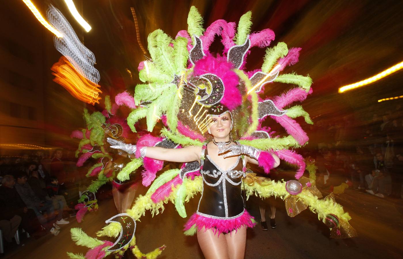 El Carnaval gana al frío de calle en Cartagena