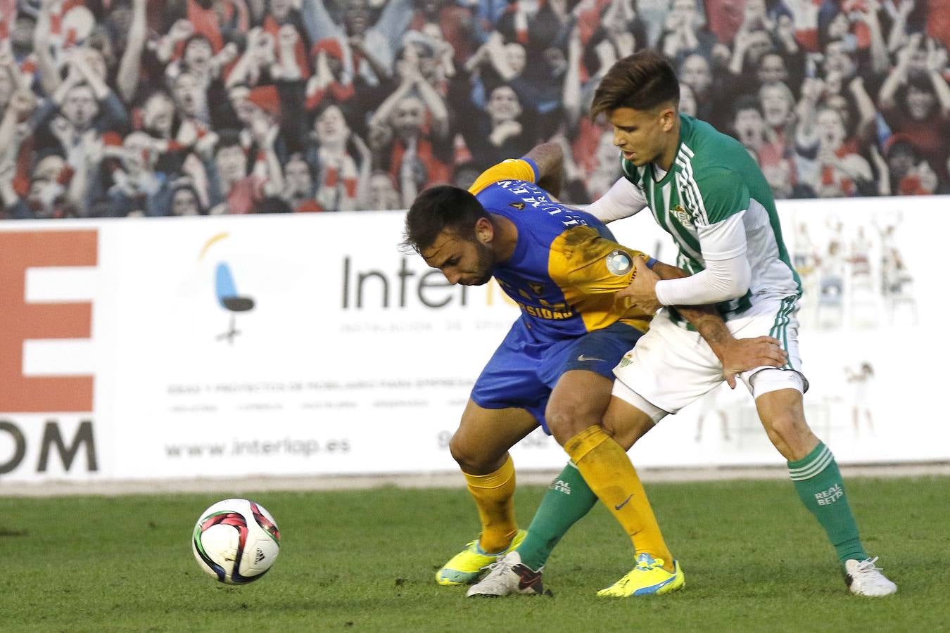 El UCAM recorta distancias (1-0)