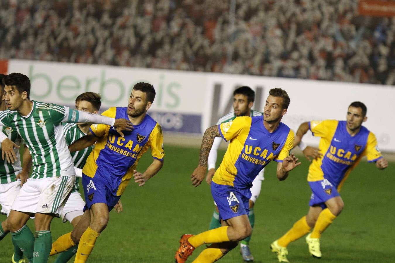 El UCAM recorta distancias (1-0)