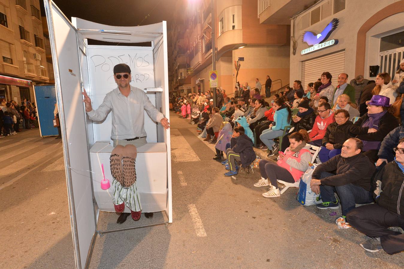 Belleza y plumas contra el viento