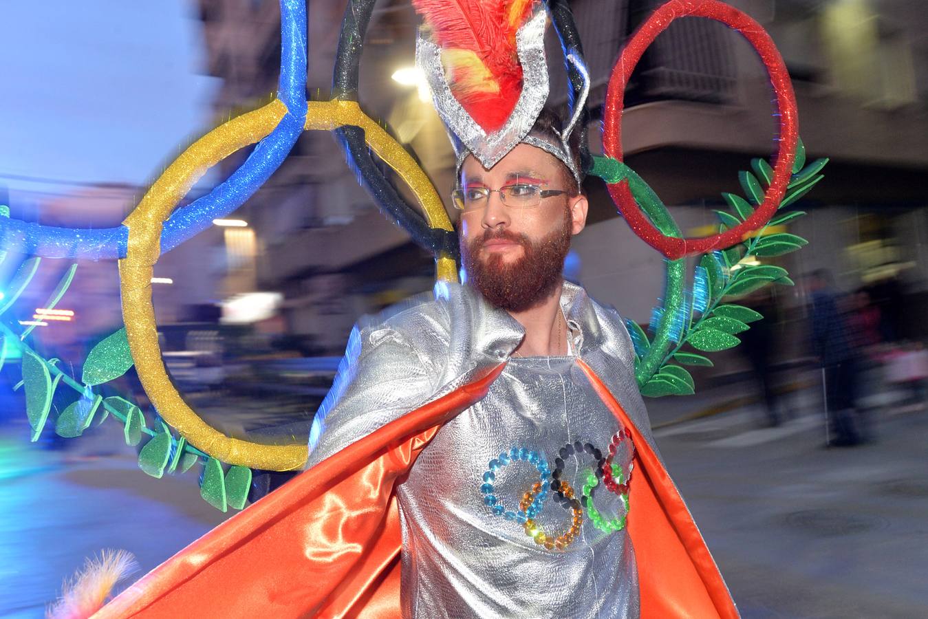 Belleza y plumas contra el viento