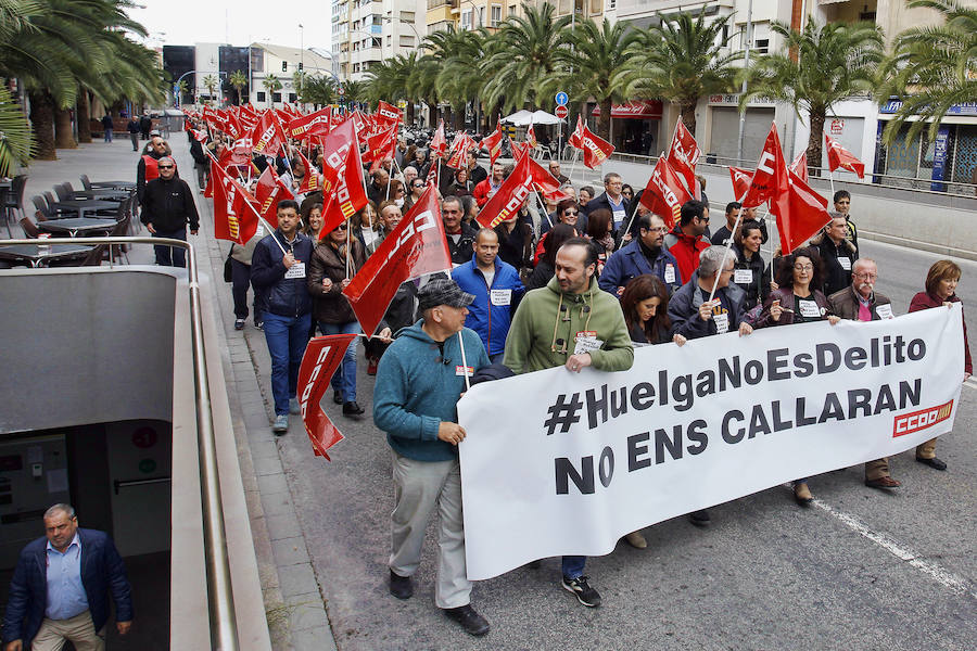 Los sindicatos y los partidos de izquierda piden que &quot;la huelga no sea delito&quot;