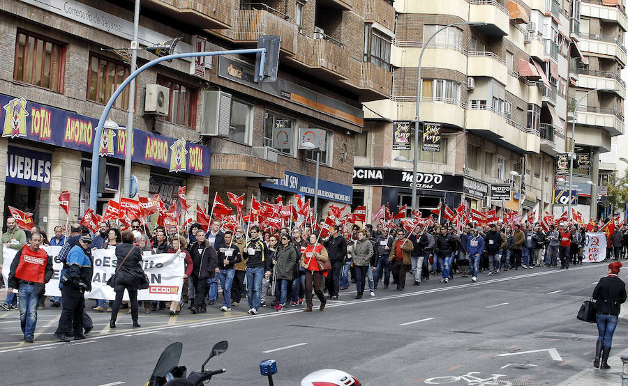 Los sindicatos y los partidos de izquierda piden que &quot;la huelga no sea delito&quot;