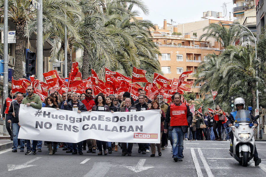 Los sindicatos y los partidos de izquierda piden que &quot;la huelga no sea delito&quot;