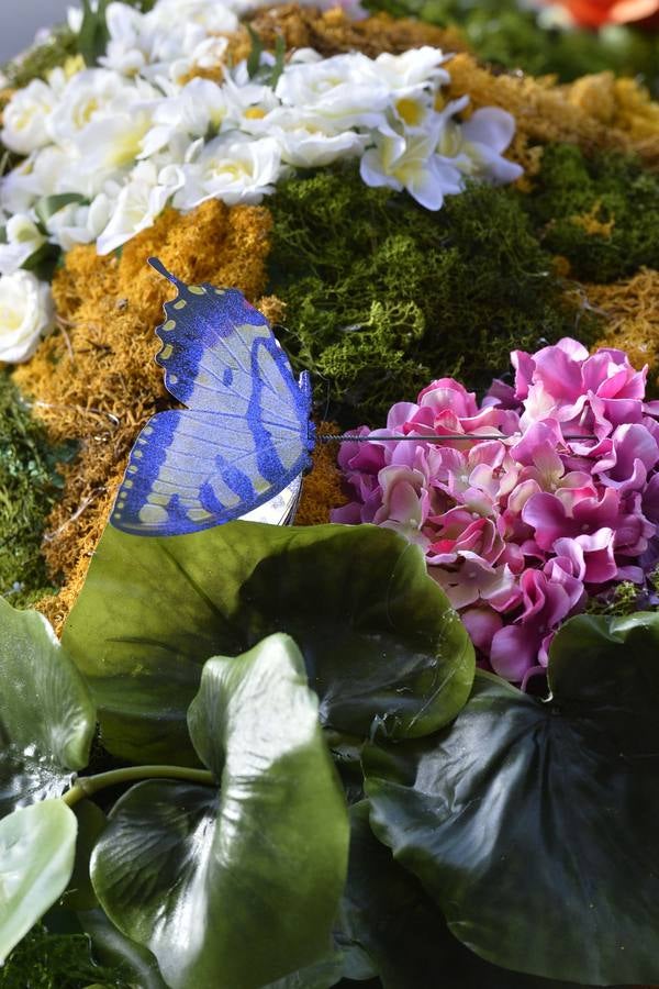 El Cabezo vibra con su desfile grande