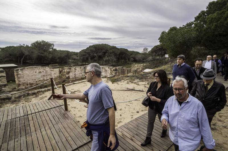 Visita de la directora general de Cultura al Parque Arqueológico de Guardamar