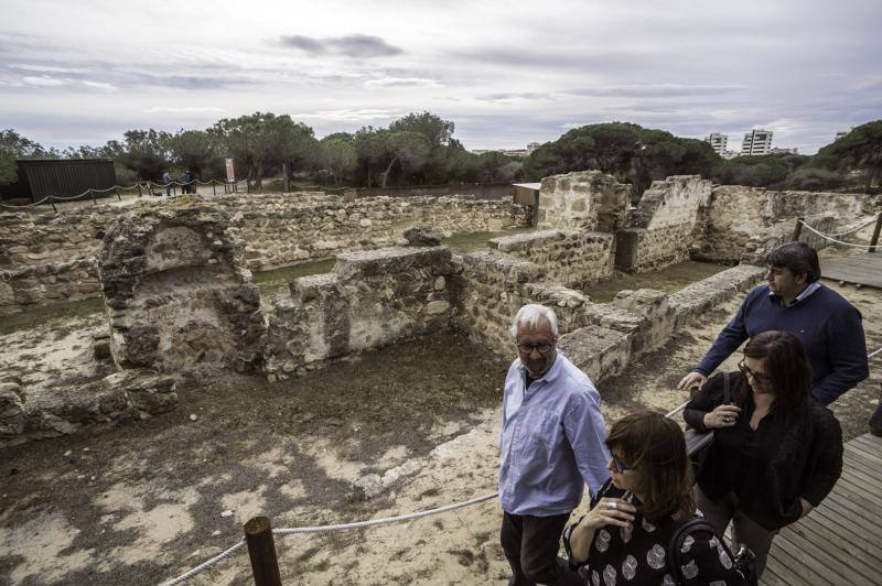 Visita de la directora general de Cultura al Parque Arqueológico de Guardamar