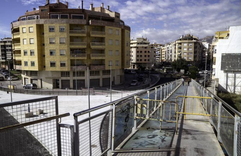 El PSOE de Orihuela pide la mejora de las calles afectadas por el AVE