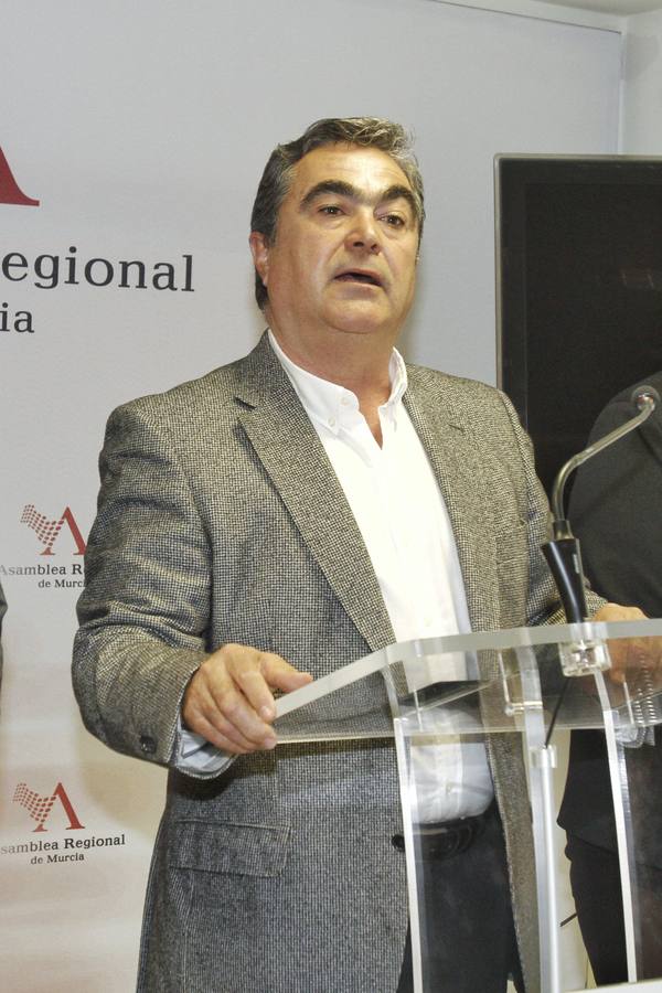 Garre rebate a Valcárcel y se alía con la oposición