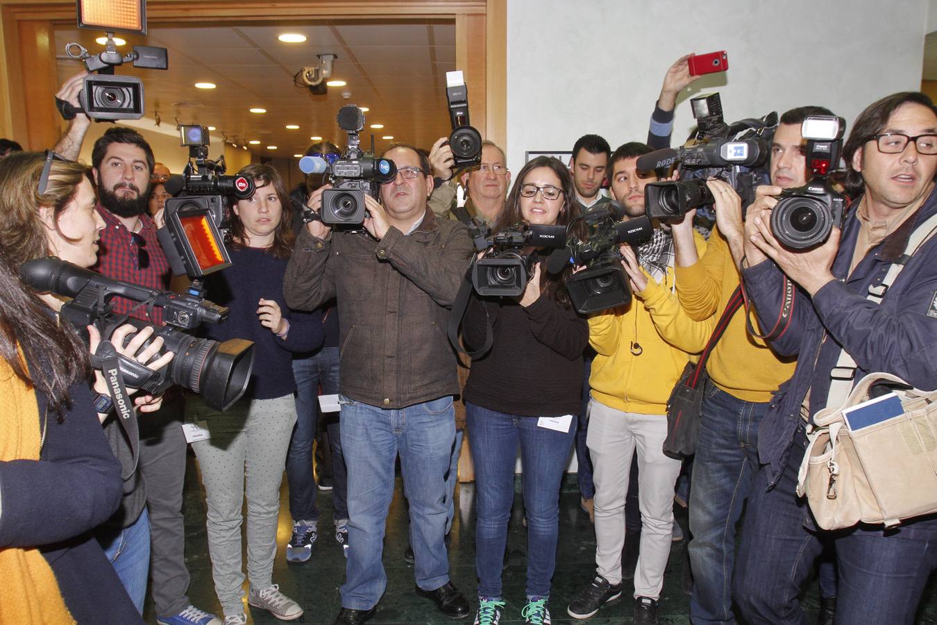 Garre rebate a Valcárcel y se alía con la oposición