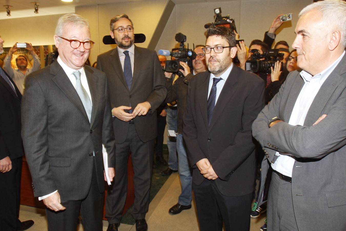 Garre rebate a Valcárcel y se alía con la oposición