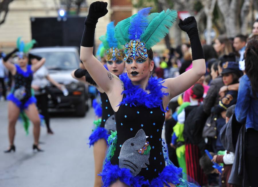 La Fama y Vistabella disfrutan del carnaval