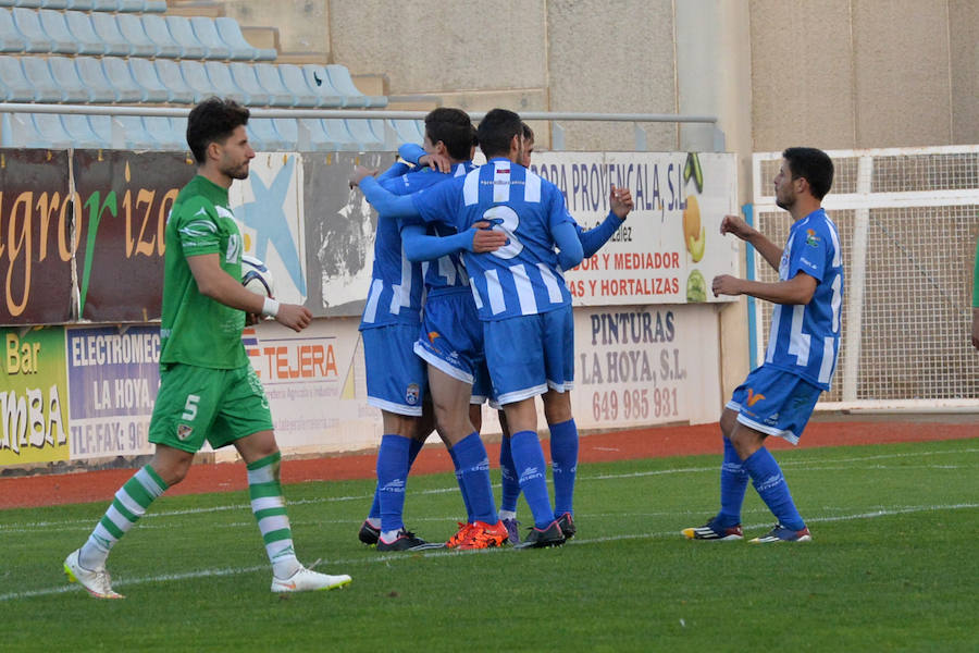 Un asistente local en el triunfo del Brócoli Mecánico (2-0)