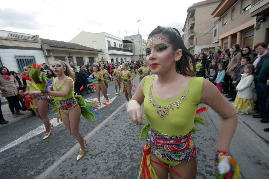 Las comparsas de Llano de Brujas despiden el Carnaval