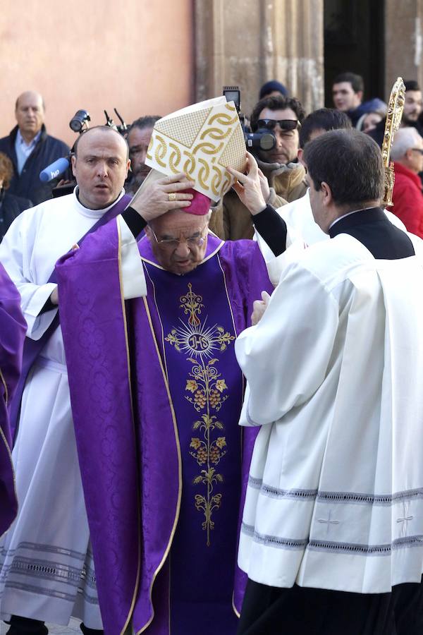 El nuncio del Papa preside la celebración jubilar de los sacerdotes en la Catedral