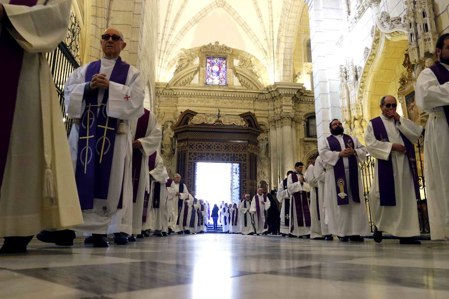 El nuncio del Papa preside la celebración jubilar de los sacerdotes en la Catedral