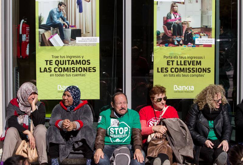 La plataforma Stop Desahucios consigue paralizar un inminente desalojo