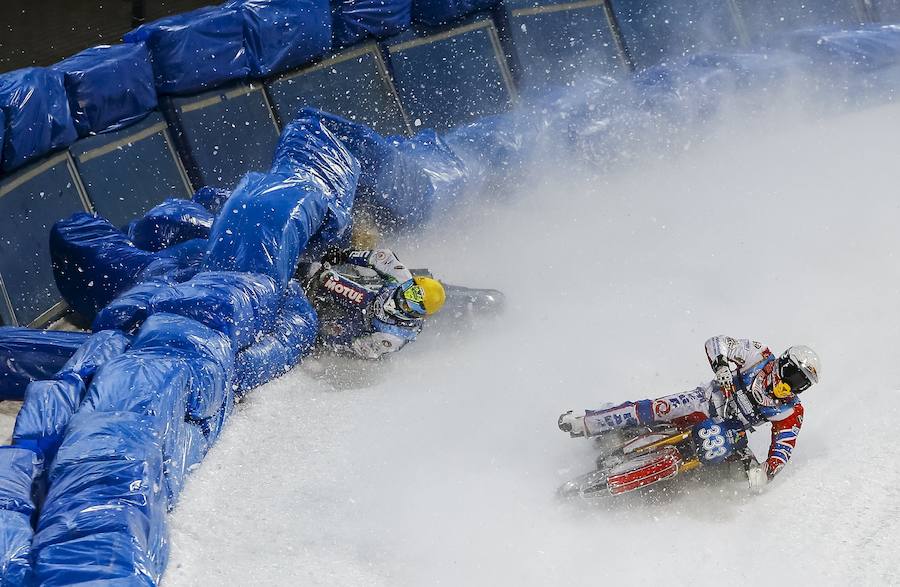 Hielo y motos a toda velocidad