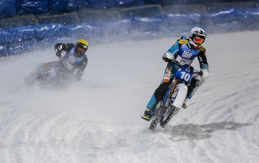 Hielo y motos a toda velocidad