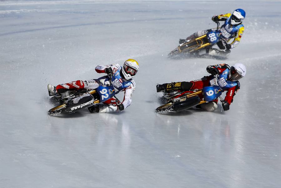 Hielo y motos a toda velocidad