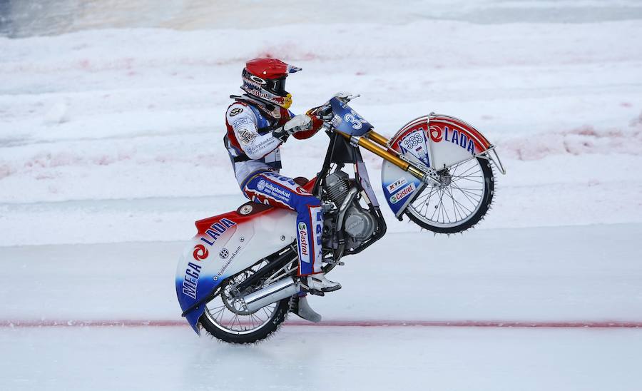 Hielo y motos a toda velocidad