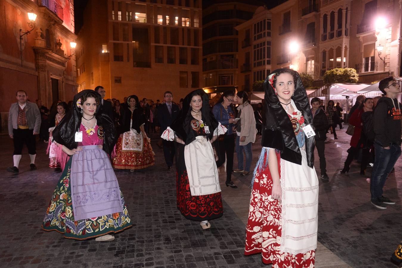Las candidatas a la corona de azahar honran a la Fuensanta