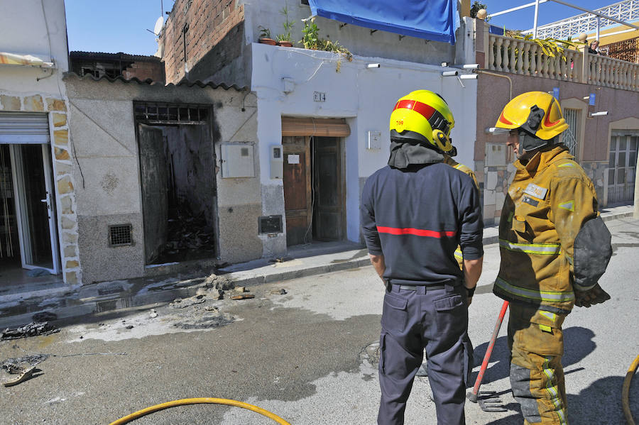 Incendio en un taller de calzado en Elche