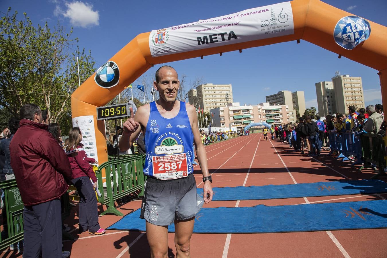 Alberto González se impone en la Media Maratón de Cartagena