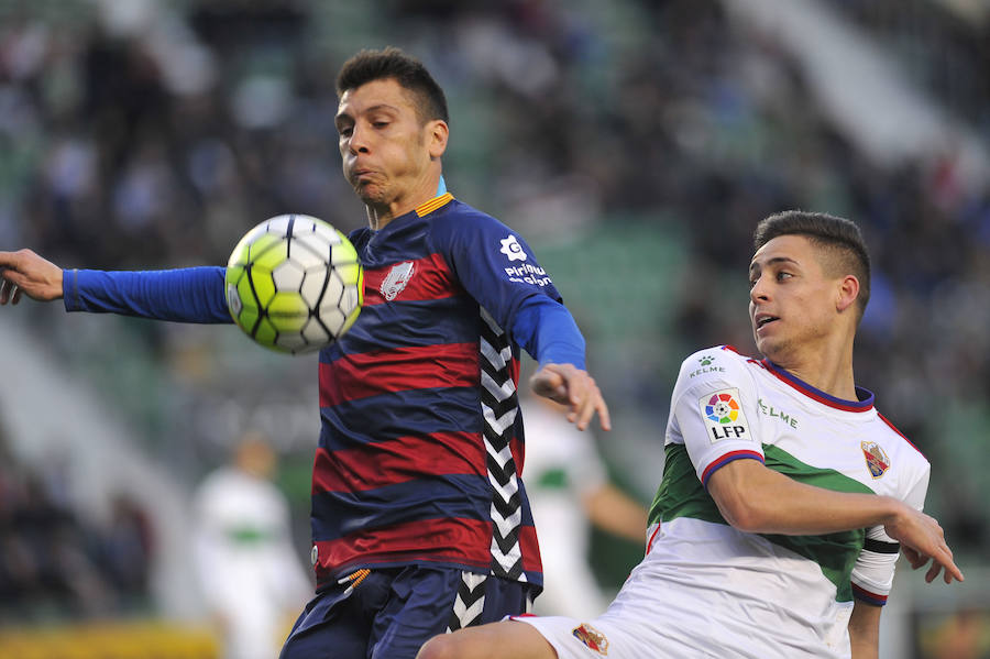 El Elche empata contra el Llagostera