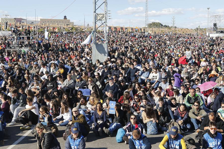 Kiko Argüello congrega a miles de personas en la UCAM