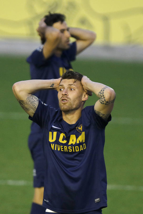 El UCAM duerme a un punto del líder (2-1)