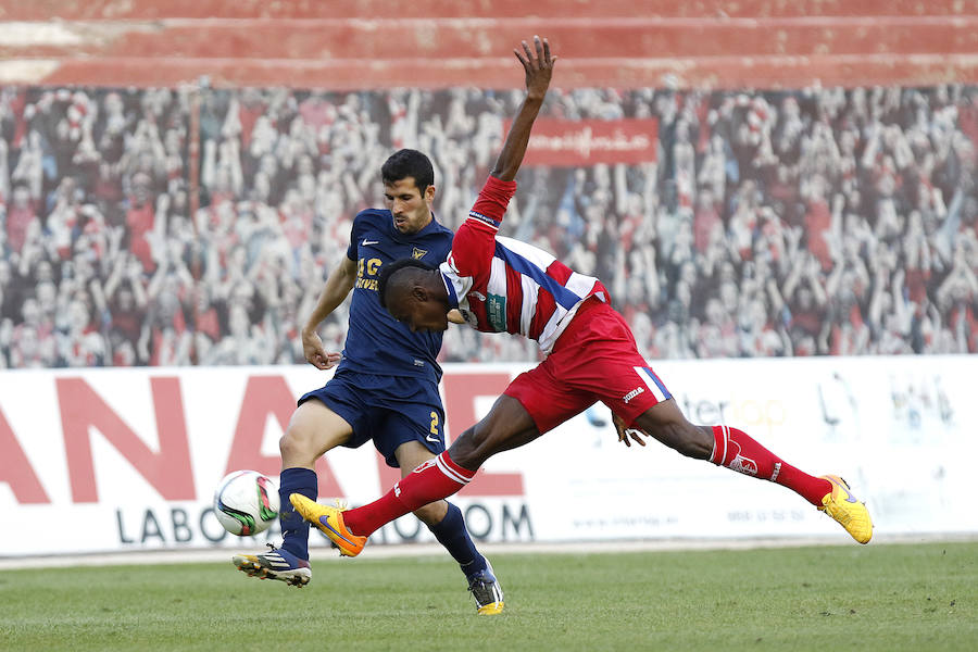 El UCAM duerme a un punto del líder (2-1)