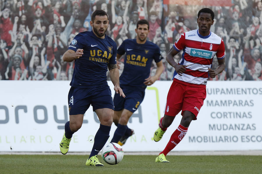 El UCAM duerme a un punto del líder (2-1)