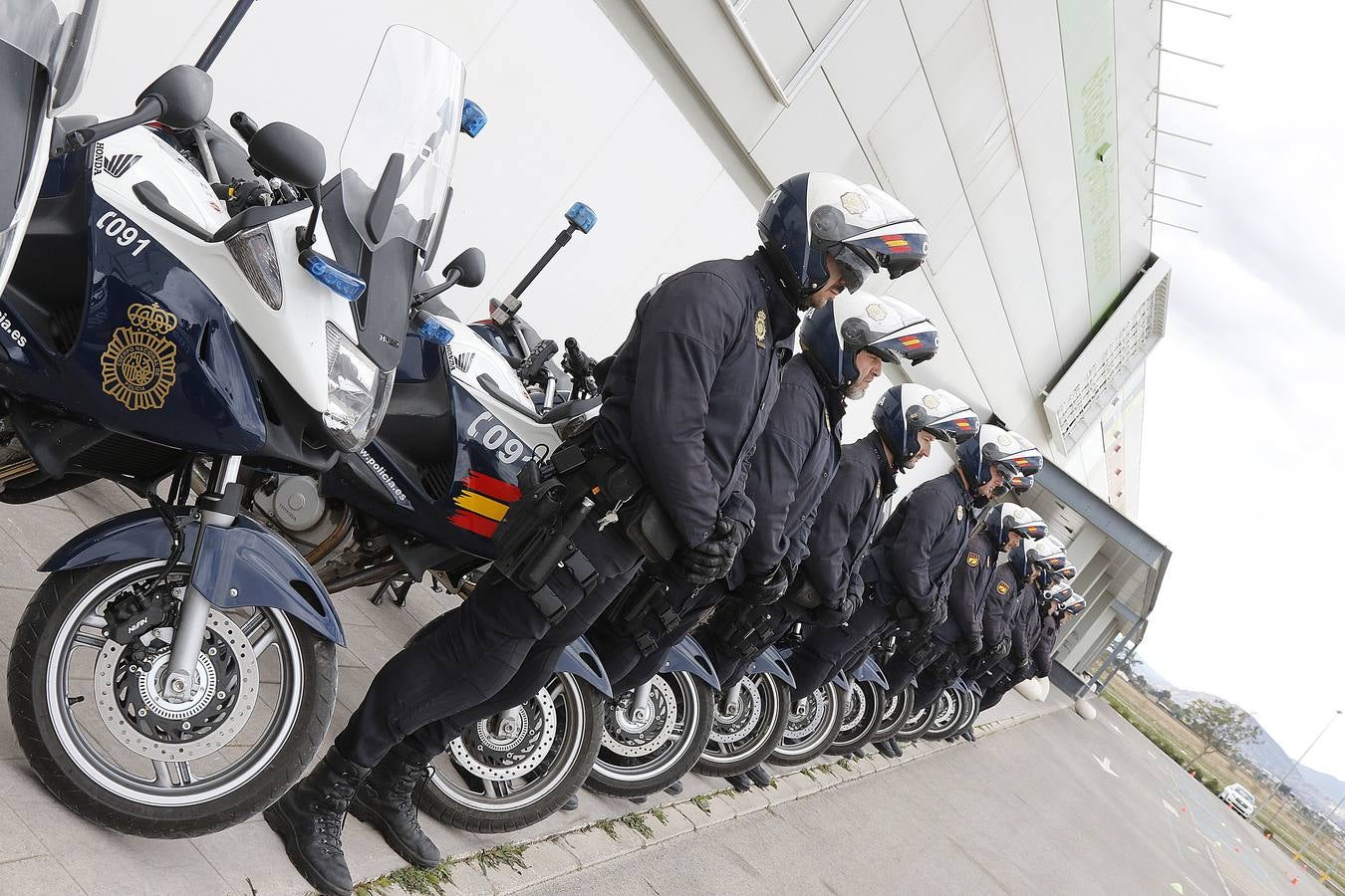 Los polis dominan las dos ruedas