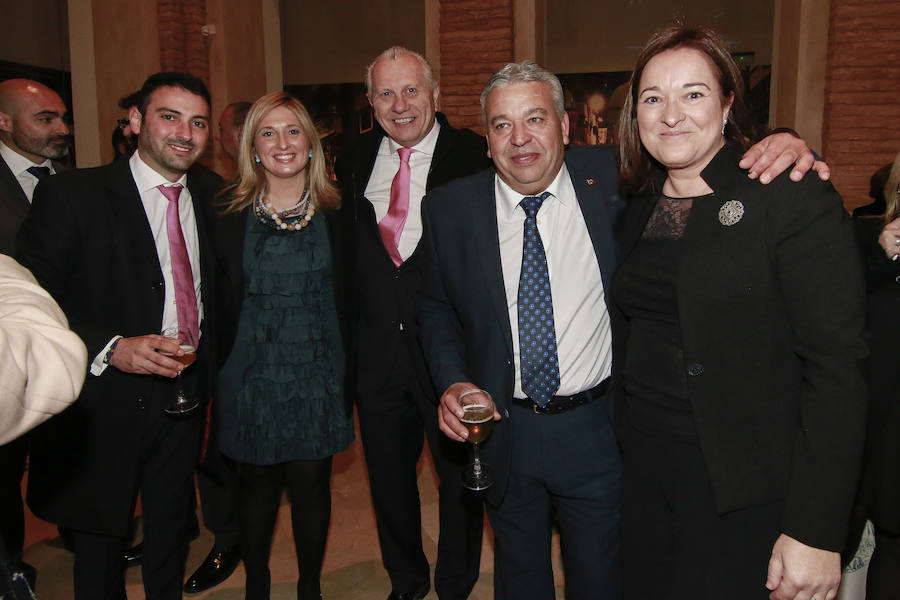 La pregonera reúne a blancos y azules en el Mass