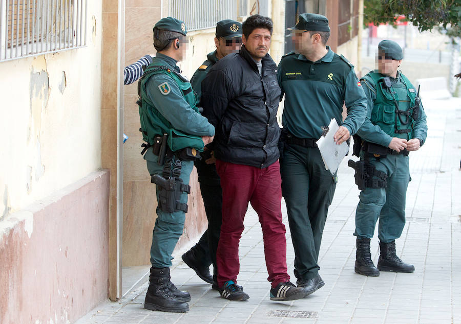 Operación de la Guardia Civil en el barrio José Antonio