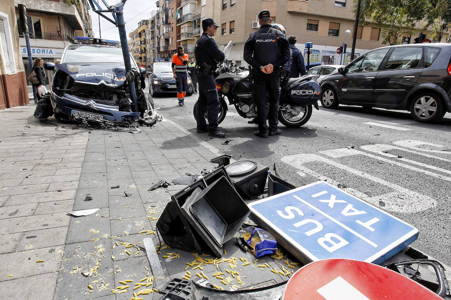 Accidente de tráfico en la Avenida de Alcoy