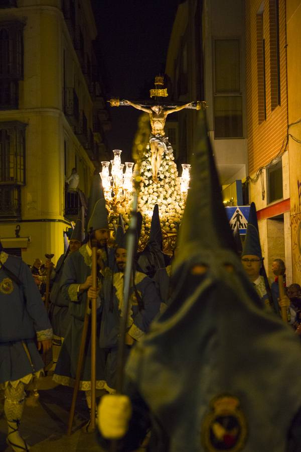 Amparo bajo el cielo encapotado