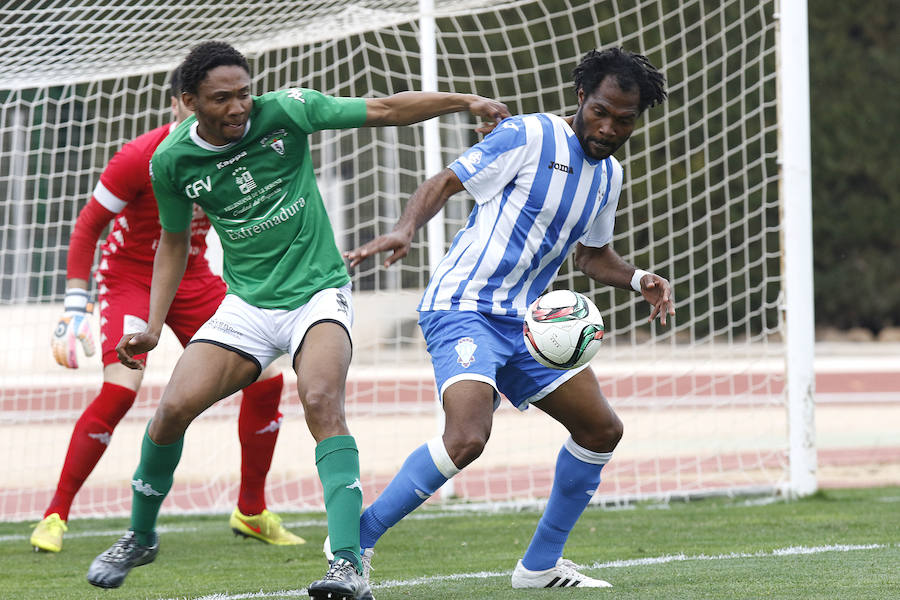 El Jumilla se aleja del descenso