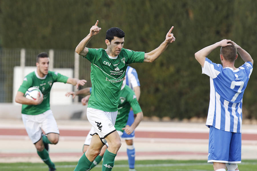 El Jumilla se aleja del descenso