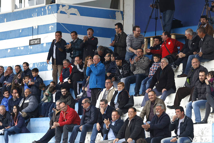 El Jumilla se aleja del descenso