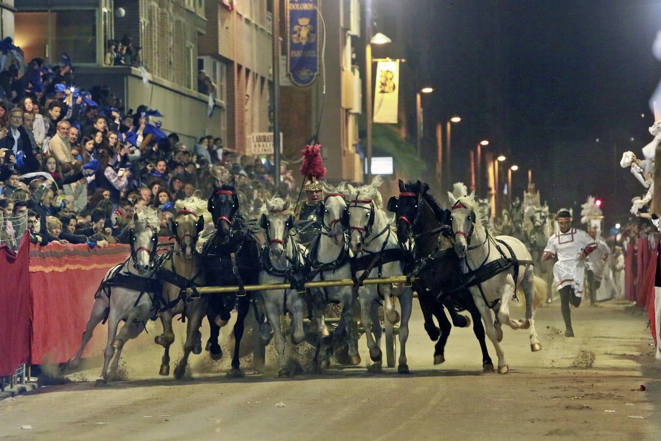 Delirio azul en Lorca el Viernes de Dolores