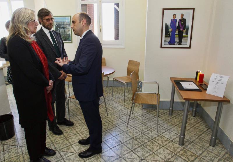 Minuto de silencio por los atentados de Bruselas en Alicante