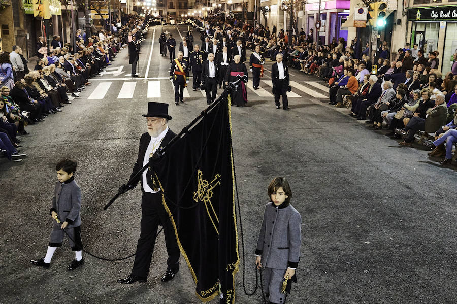 Orihuela entierra a Cristo
