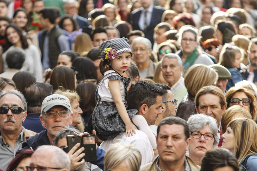 Capazos de flores para la Morenica