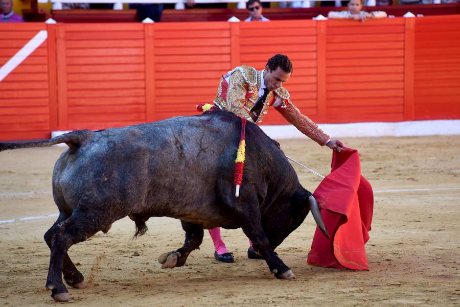 Puerta sufre una grave cornada de 25 centímetros en la pierna