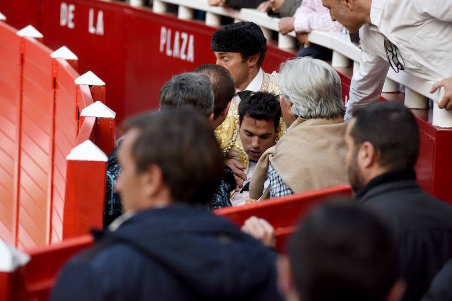 Puerta sufre una grave cornada de 25 centímetros en la pierna